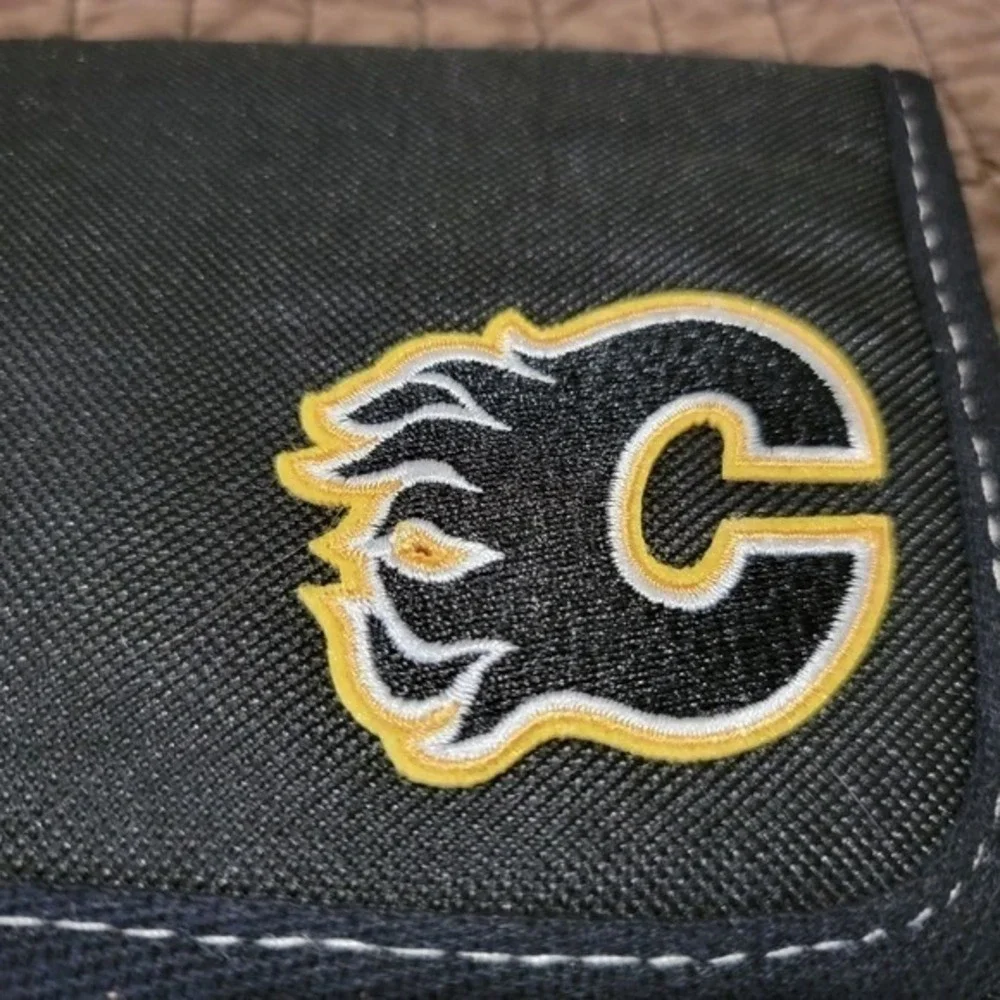 Black Calgary Flames NHL Wallet‎ with Red Strap